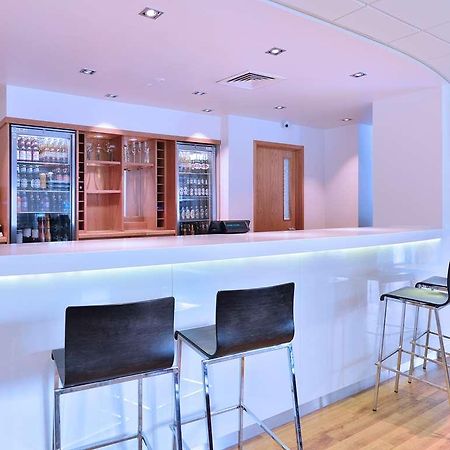 Travelodge Swindon Central Ristorante foto