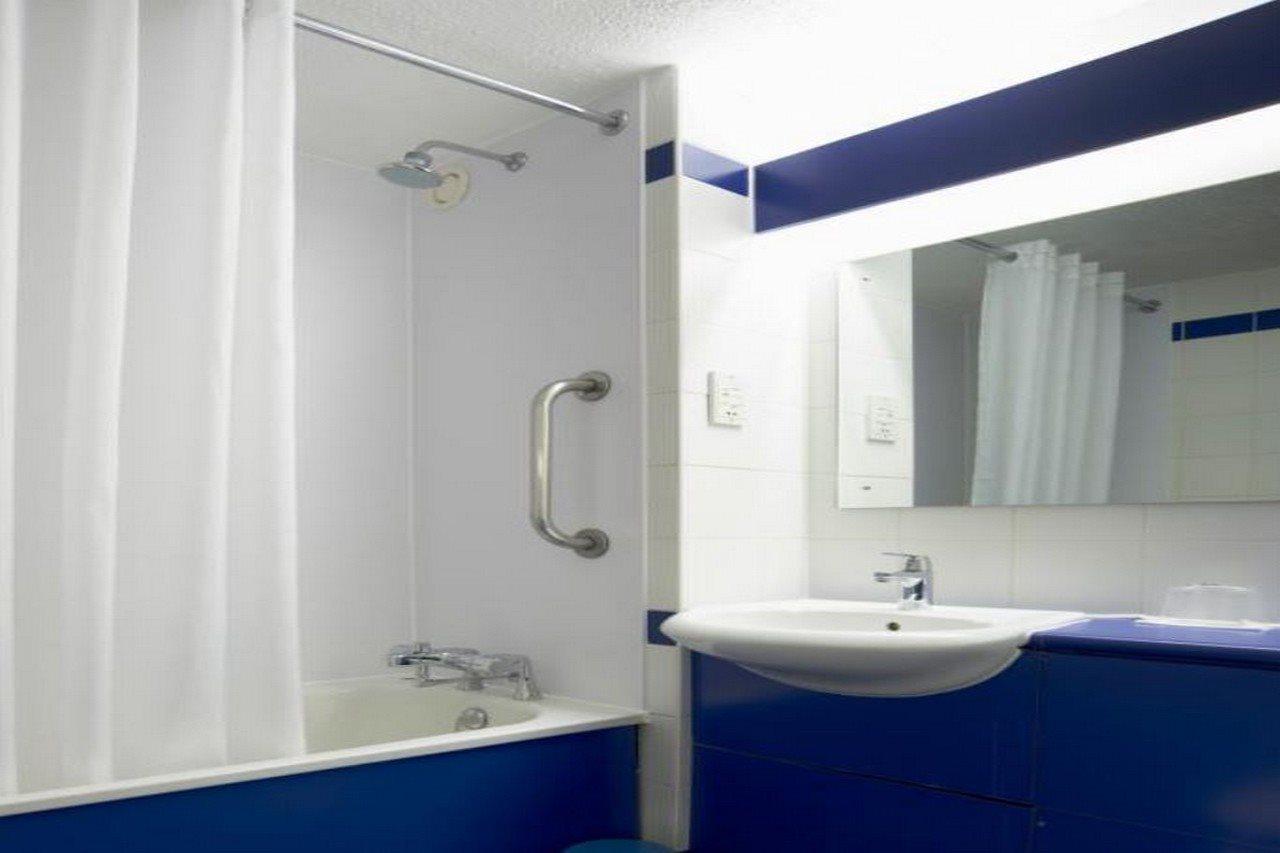 Travelodge Swindon Central Esterno foto