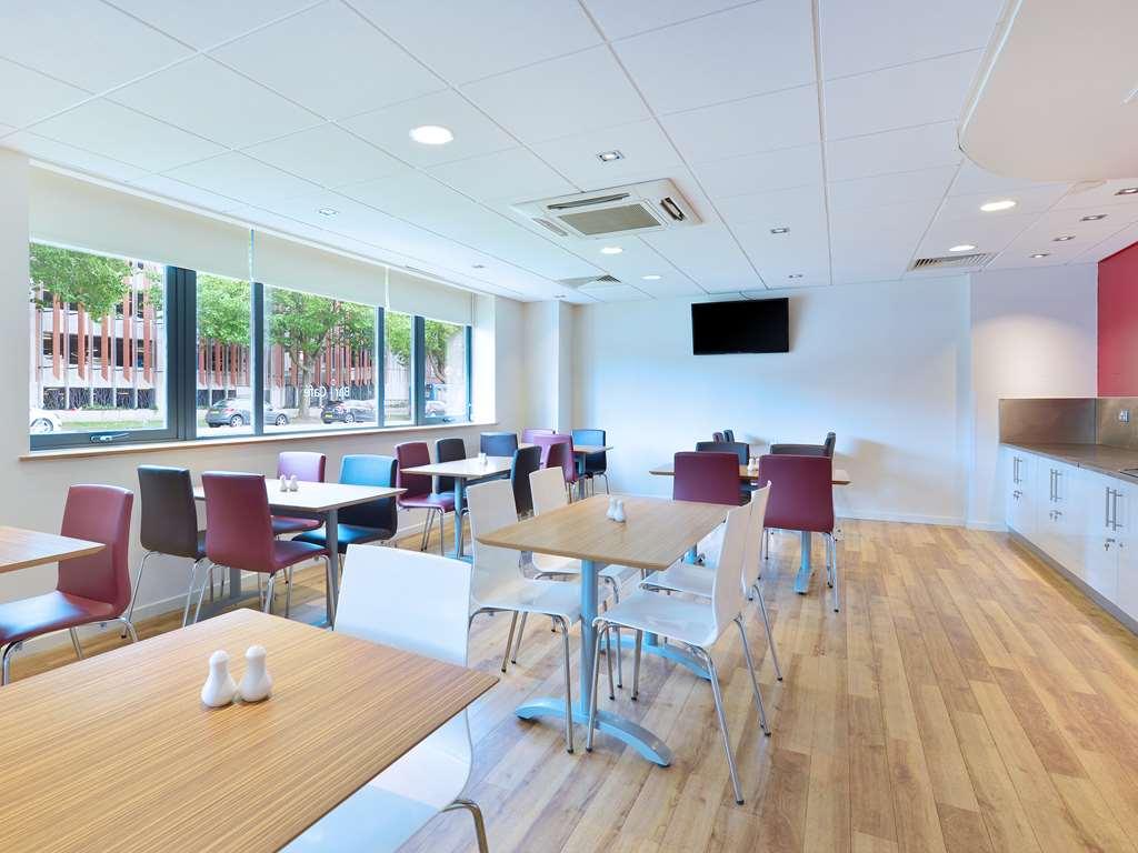 Travelodge Swindon Central Ristorante foto