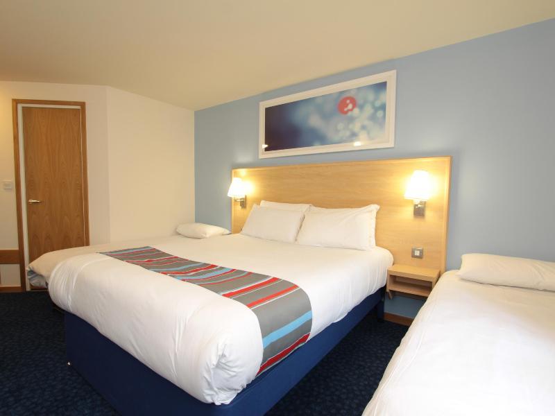 Travelodge Swindon Central Esterno foto