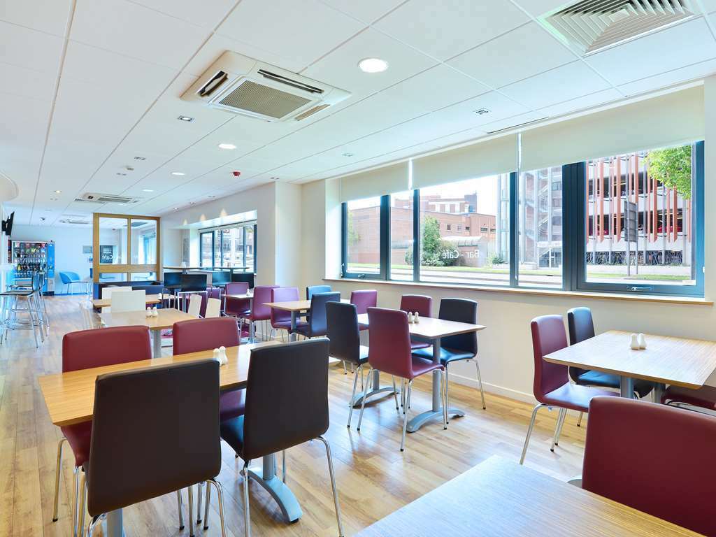 Travelodge Swindon Central Ristorante foto